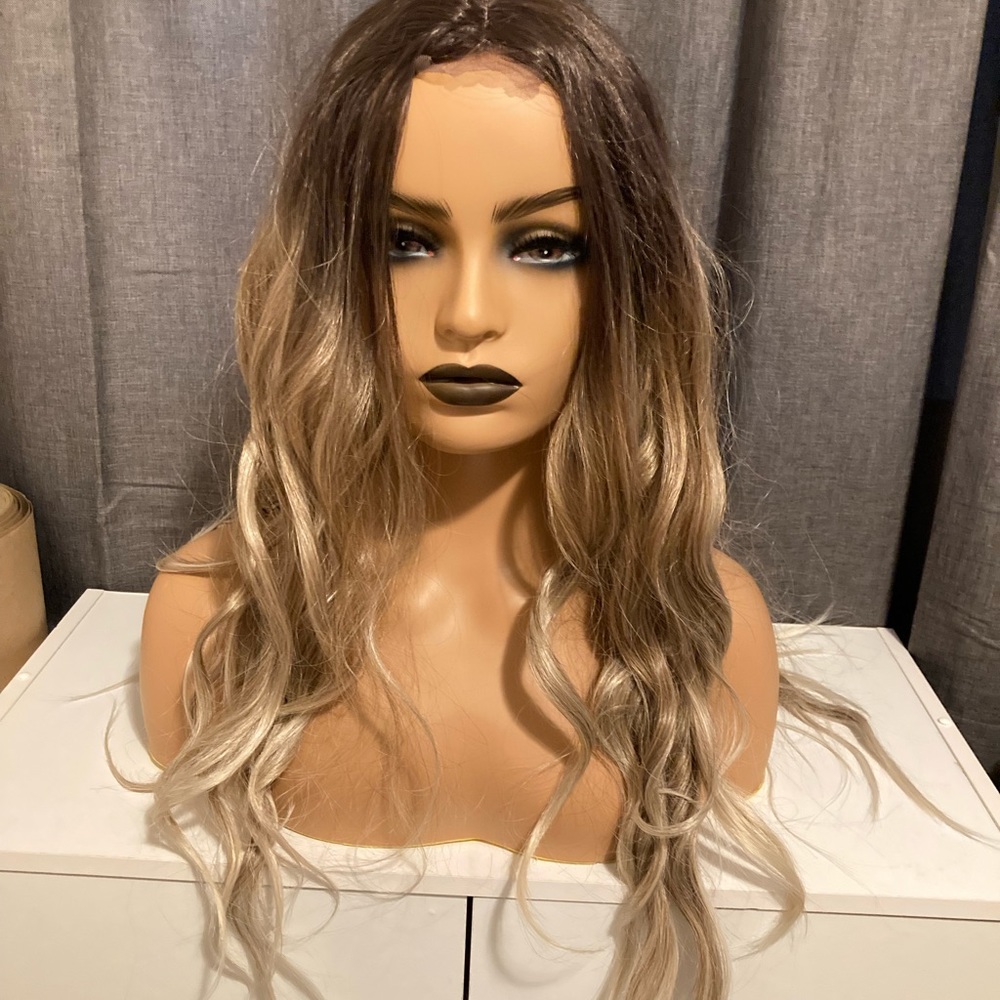 Ombré blonde wig
